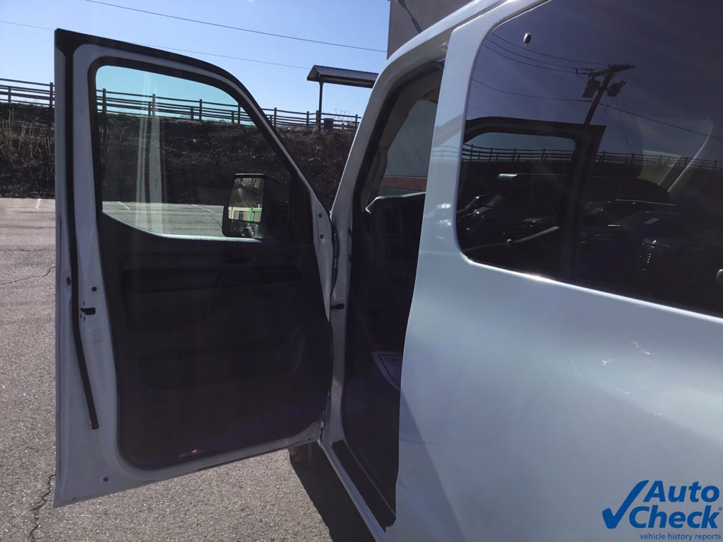 Used 2015 Nissan NV 3500 SV w/ Technology Package RWD image 18
