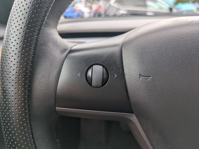 Used 2022 Tesla Model 3 RWD image 23