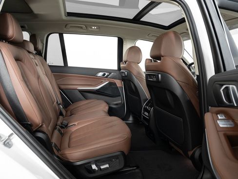 Used 2022 BMW X7 xDrive40i w/ Premium Package image 30