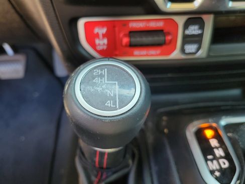 Used 2021 Jeep Wrangler Unlimited Rubicon AWD/4WD image 36