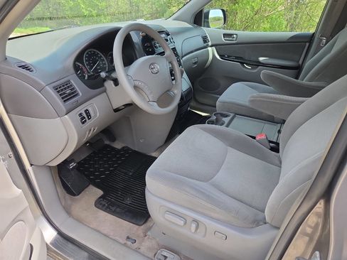 Used 2005 Toyota Sienna LE FWD image 11