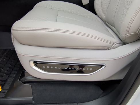 New 2026 Jeep Grand Wagoneer Summit image 14