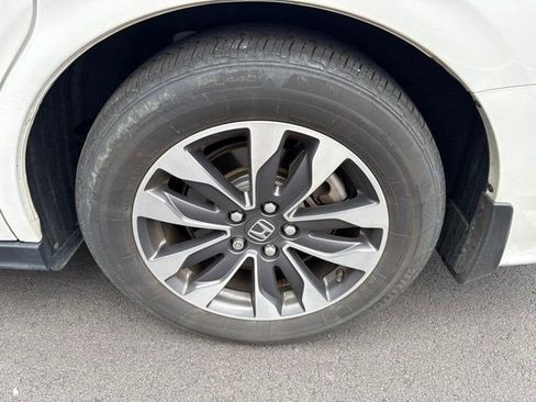 Used 2024 Honda Odyssey EX-L image 3
