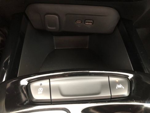 Used 2025 Chevrolet Trax RS w/ Driver Confidence Package FWD image 22