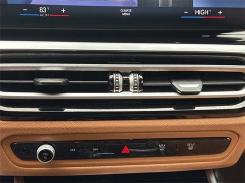 Used 2023 BMW 330i xDrive Sedan w/ Premium Package image 18