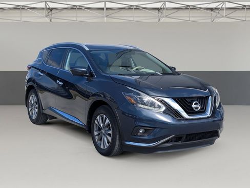 Used 2018 Nissan Murano SL w/ Moonroof Package image 2