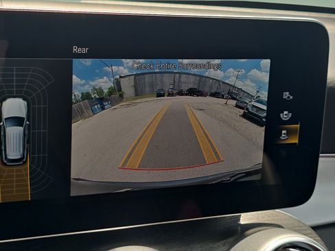Used 2021 Mercedes-Benz GLC 300 4MATIC image 21