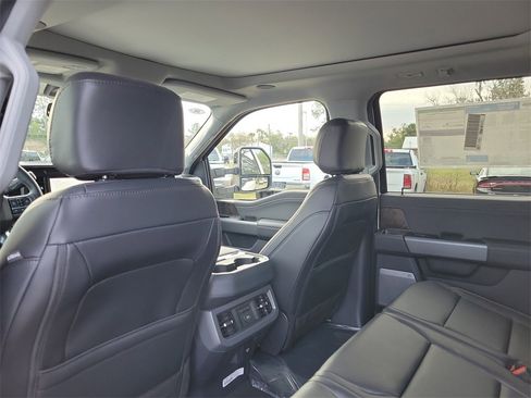New 2026 Ford F250 Lariat w/ Black Appearance Package image 24