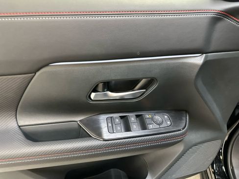 New 2025 Nissan Kicks SR image 20