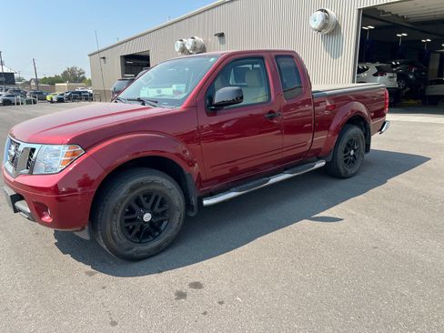 Used 2018 Nissan Frontier SV w/ Value Truck Package AWD/4WD image 31