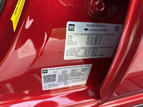 Used 2025 GMC Sierra 1500 AT4X image 32