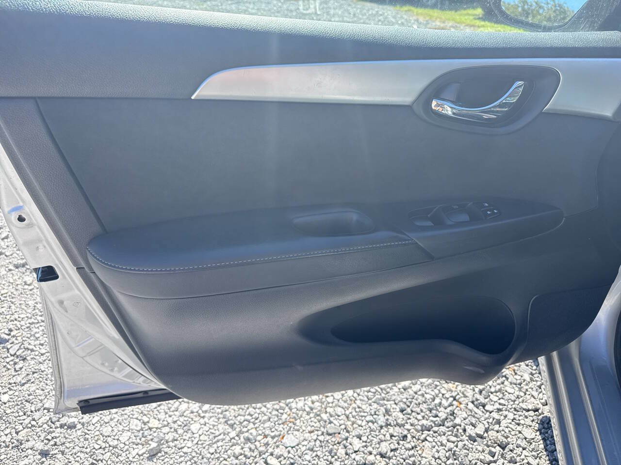 Used 2016 Nissan Sentra S FWD image 11