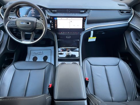 New 2026 Jeep Grand Cherokee Limited image 16