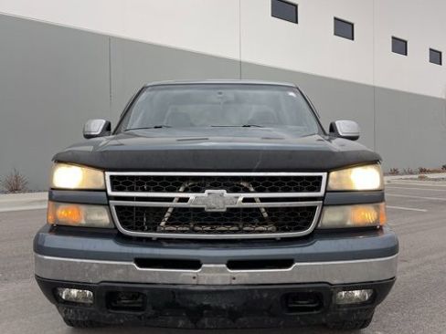 Used 2006 Chevrolet Silverado 1500 LT w/ Light Duty Power Package image 2
