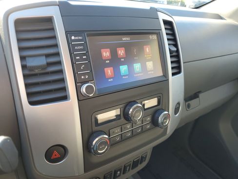 Certified 2020 Nissan Frontier SV w/ Midnight Edition Floor Mats image 28