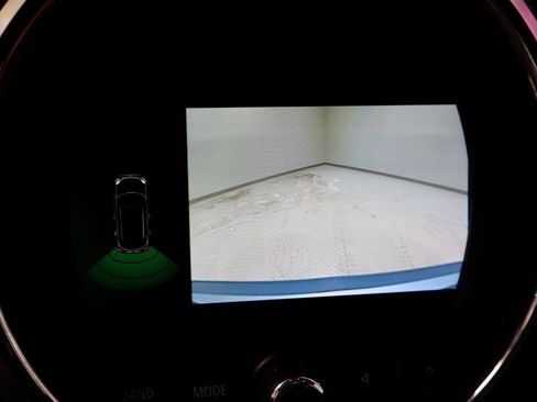 Used 2019 MINI Cooper 4-Door Hardtop w/ Signature Upholstery Package image 2