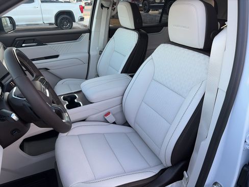 New 2026 GMC Acadia Denali w/ Super Cruise Package AWD/4WD image 23