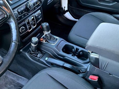 Used 2022 Jeep Wrangler Unlimited Sport image 15