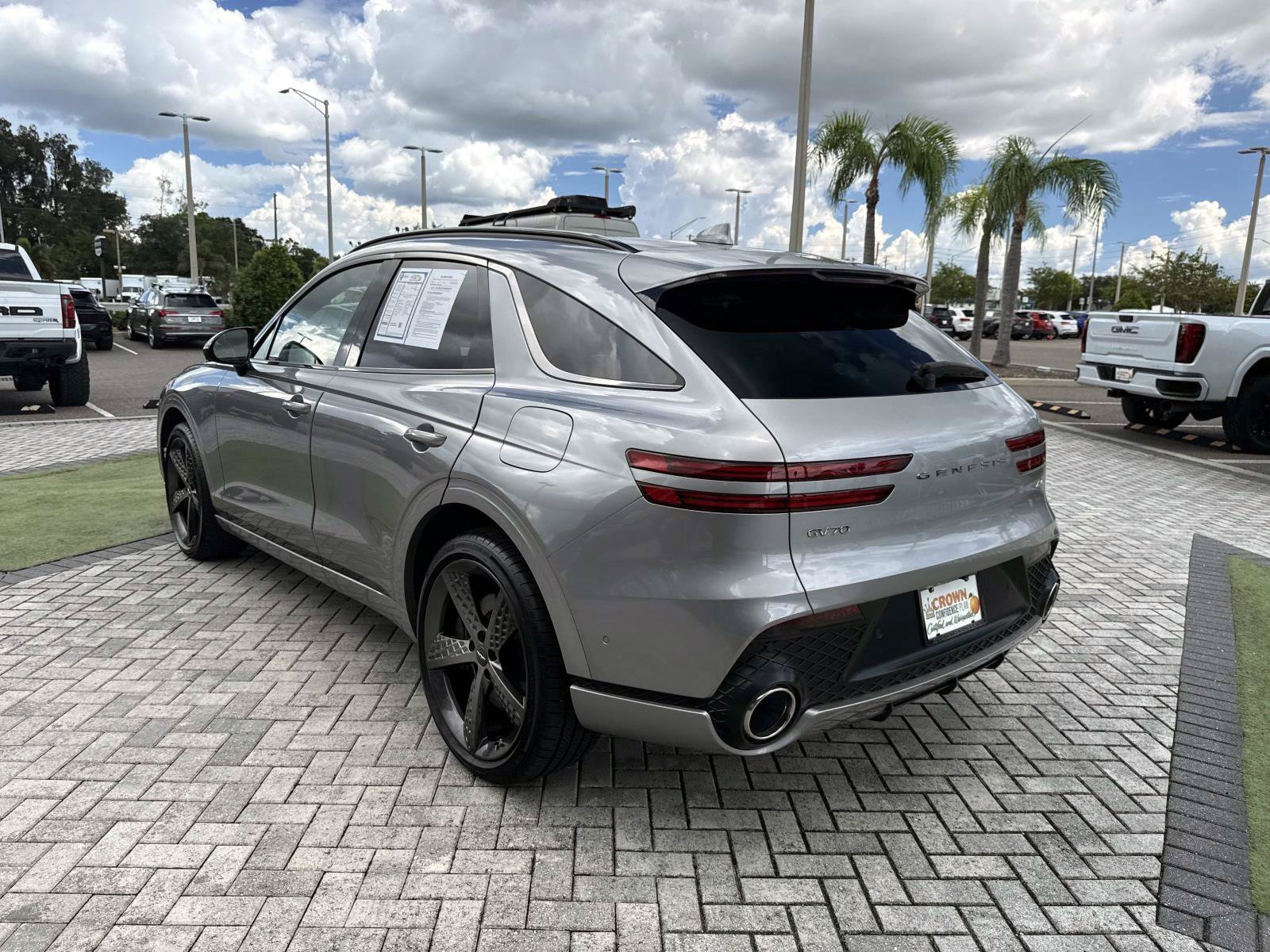 Used 2023 Genesis GV70 2.5T w/ Sport Prestige Package AWD/4WD image 4