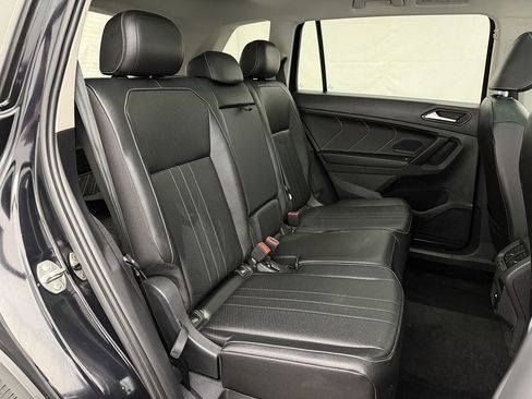 Used 2022 Volkswagen Tiguan SE image 30