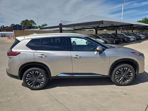 Certified 2026 Nissan Rogue Platinum w/ Platinum Premium Package AWD/4WD image 7