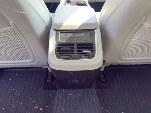 Certified 2024 Volvo XC90 B5 Core w/ Climate Package image 33