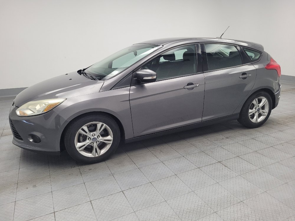 Used 2014 Ford Focus SE w/ SE Winter Package FWD image 2