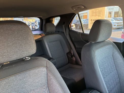 Used 2022 Chevrolet Equinox LT w/ Driver Convenience Package image 34