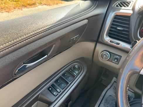 Used 2015 GMC Acadia Denali image 52