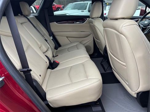 Used 2017 Cadillac XT5 Luxury w/ Driver Awareness Package image 13