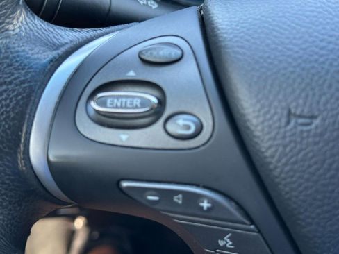 Used 2017 INFINITI Q70 L 3.7 AWD/4WD image 17