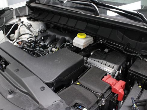 Used 2025 Nissan Pathfinder Rock Creek AWD/4WD image 12