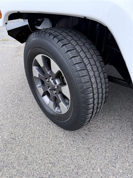 Used 2018 Jeep Wrangler Unlimited Sahara AWD/4WD image 23