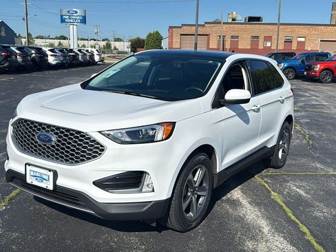 Used 2023 Ford Edge SEL w/ Convenience Package AWD/4WD image 4