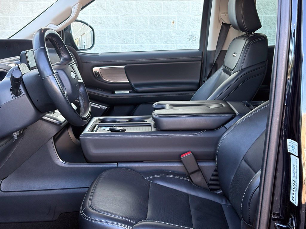 Used 2025 Ford Expedition Platinum AWD/4WD image 14