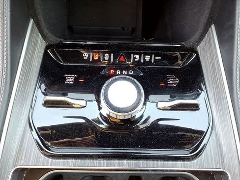 Used 2024 Jeep Wagoneer Series III AWD/4WD image 14