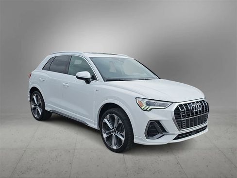 Used 2021 Audi Q3 2.0T Premium Plus w/ Premium Plus Package image 2