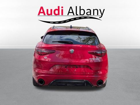 Used 2023 Alfa Romeo Stelvio Veloce AWD/4WD image 5