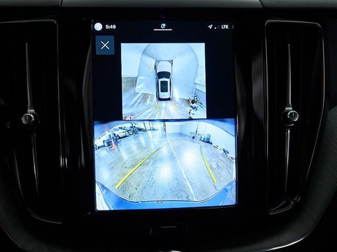 Certified 2025 Volvo XC60 B5 Plus w/ Climate Package AWD/4WD image 30
