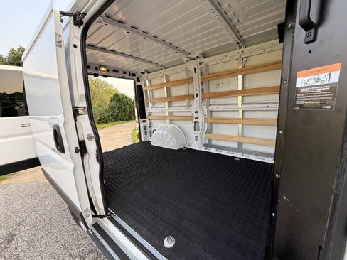 Used 2025 RAM ProMaster 2500 w/ U-Haul Equipment Group FWD image 23