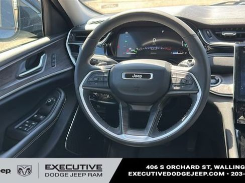 Used 2023 Jeep Grand Cherokee 4WD 4xe image 25