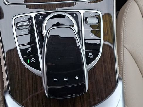 Used 2019 Mercedes-Benz GLC 300 4MATIC image 25