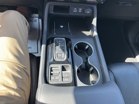 Used 2024 Honda Pilot Touring image 19