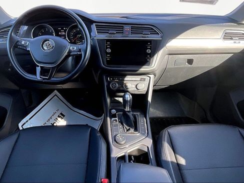 Used 2019 Volkswagen Tiguan SE w/ Panoramic Sunroof Package image 8