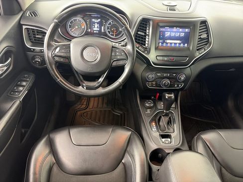 Used 2019 Jeep Cherokee Latitude Plus AWD/4WD image 14