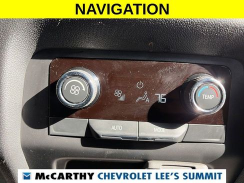 Used 2024 Chevrolet Traverse LT image 37