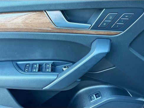 Used 2021 Audi Q5 2.0T Premium w/ Convenience Package image 20