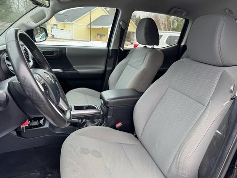 Used 2017 Toyota Tacoma SR5 image 24