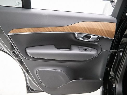 Used 2024 Volvo XC90 B6 Plus w/ Protection Package image 20