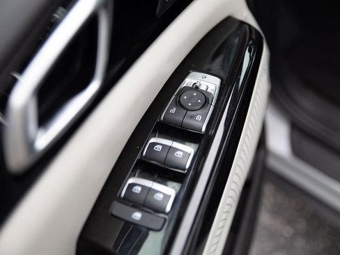 Used 2023 Kia Carnival SX Prestige FWD image 20